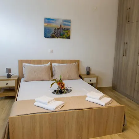 Casa vacanze To Petrino Holidays House Metagkitsi