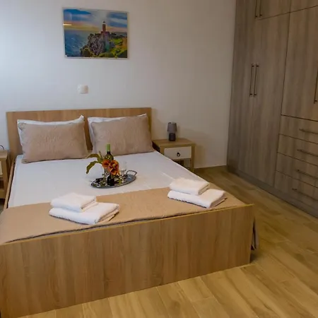 Holiday home To Petrino Holidays House Metagkitsi