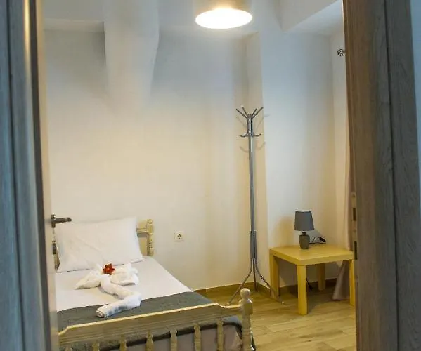 Дом отдыха To Petrino Holidays House Metagkitsi