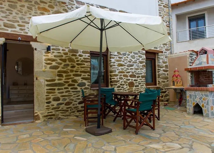 Дом отдыха To Petrino Holidays House Metagkitsi